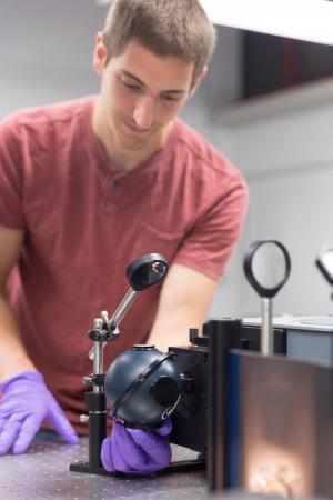 New solar power material converts 90 percent of captured light into heat